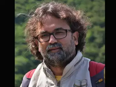 Iit Kanpur Professor Samir Khandekar Collapses On Stage Dies Of Heart Attack 106232699