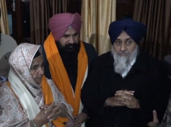 Sukhbir Singh Badal Met Kaunke Family